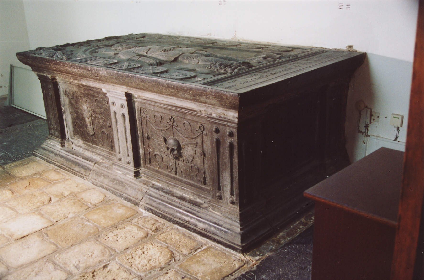 De graftombe in de Johanneskerk