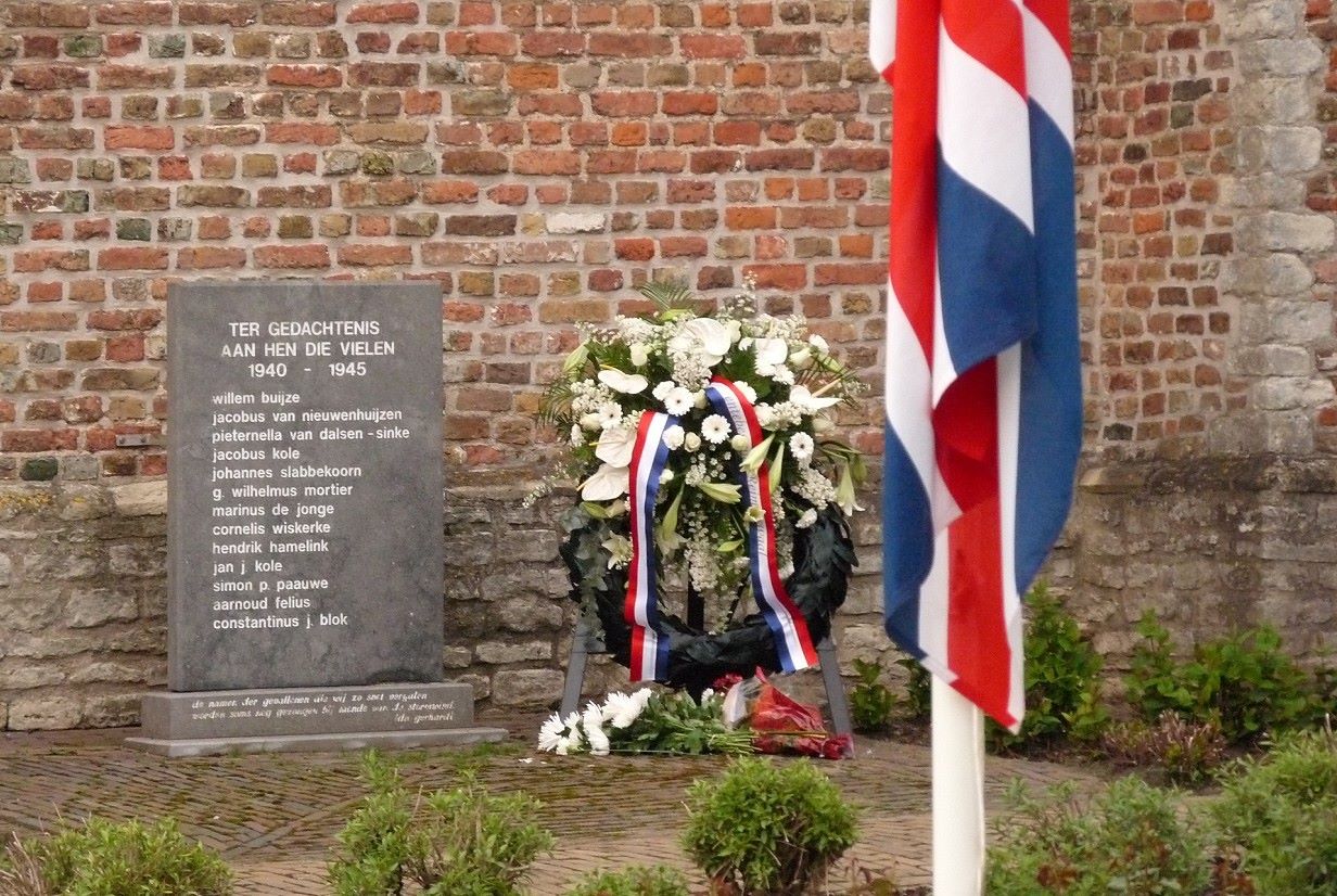 Het oorlogsmonument bij de Johanneskerk